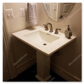 Bagno dopo con mobile lavabo moderno