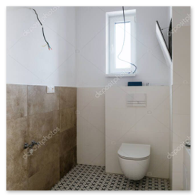Piccolo bagno prima con spazi poco funzionali